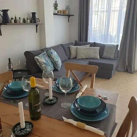 Beach Apartman بيت للعطل *